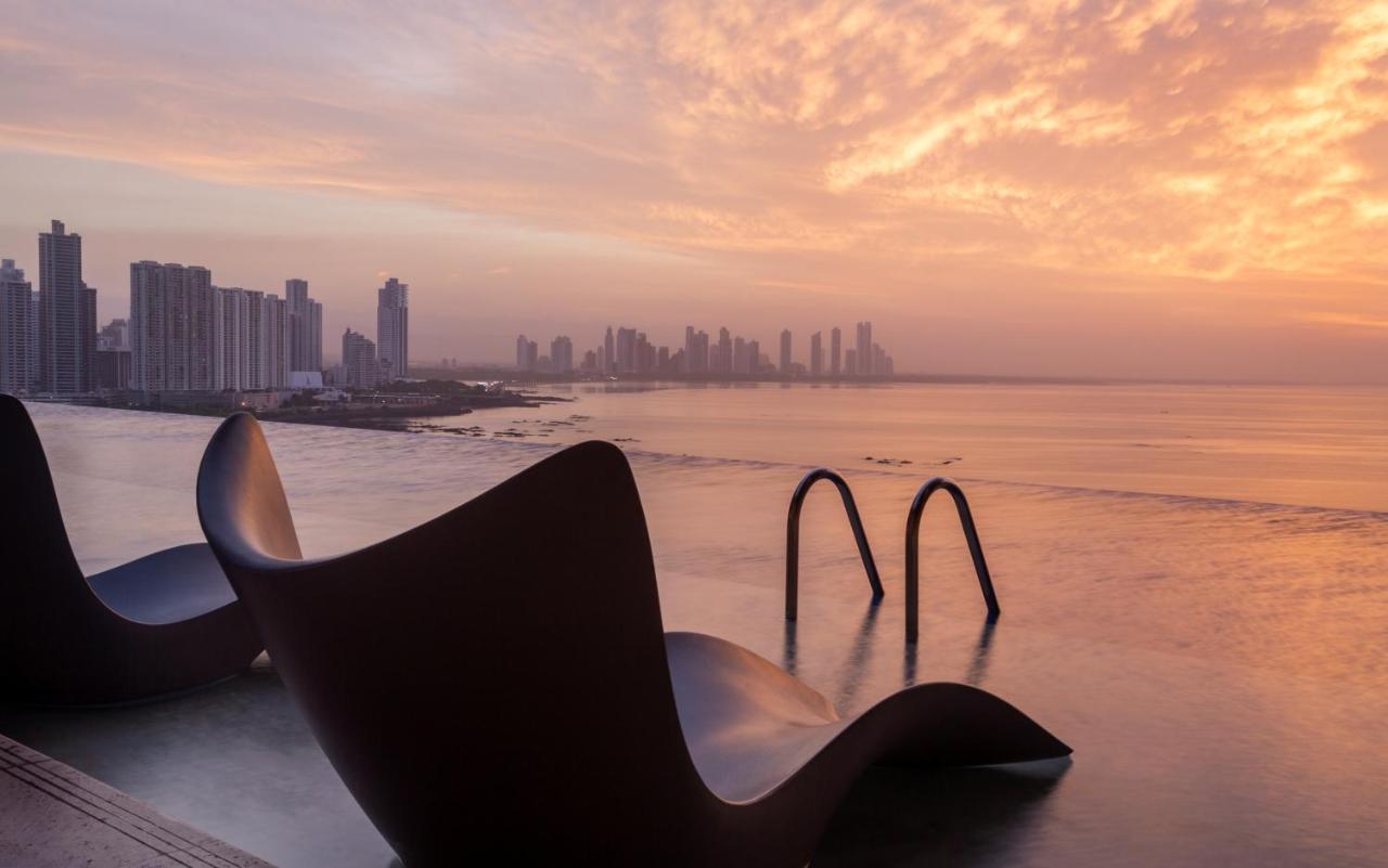 JW Marriott Panama Hotell Eksteriør bilde View of the city from the Bay of Biscay
