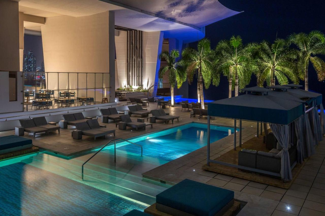 JW Marriott Panama Hotell Eksteriør bilde The pool at the 101 Skybar
