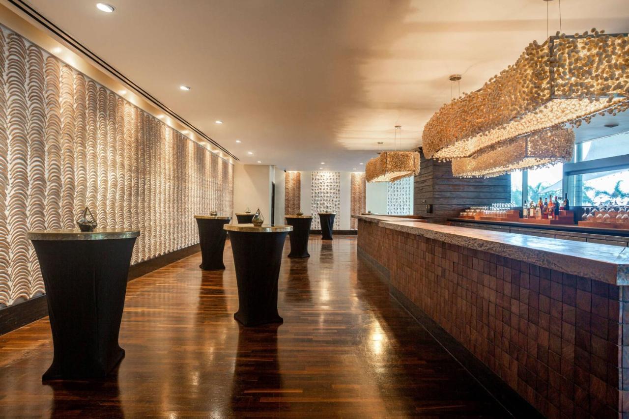 JW Marriott Panama Hotell Eksteriør bilde The bar at the 101 Lounge